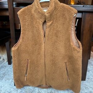 Betsey’s Boutique Shop Vest Size XL
